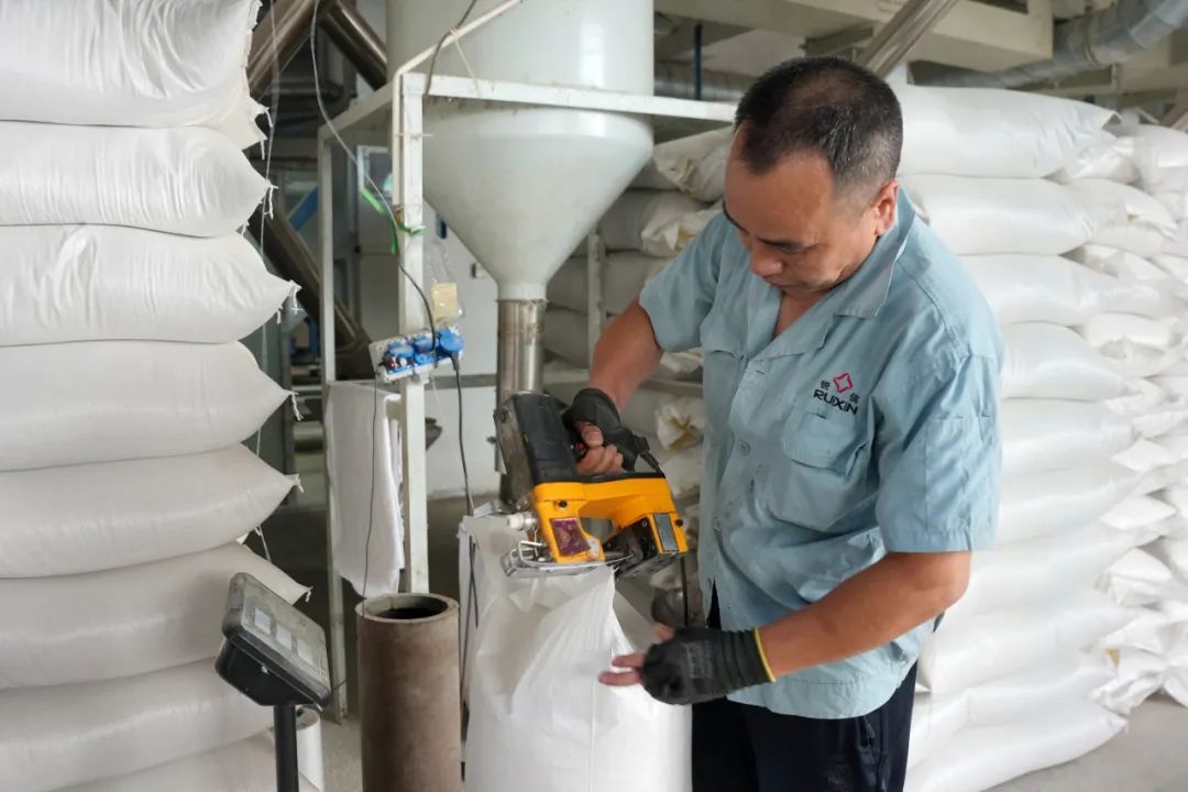 浦之玉米业:稻米飘香 助农增收